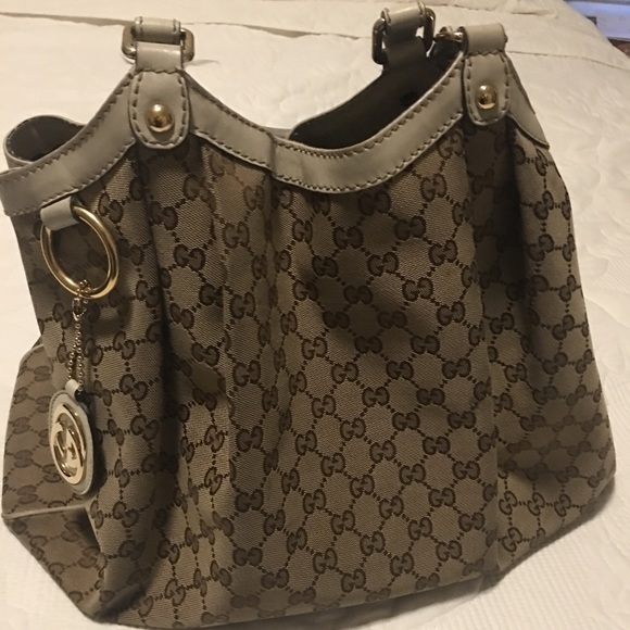Gucci Handbags - Gucci Sukey large Beige Canvas Tote